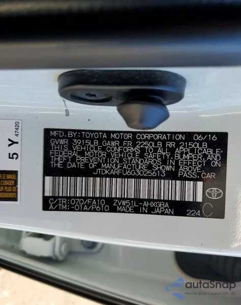 2016 Toyota Prius z USA, uszkodzony, nr VIN JTDKARFU6G3025613